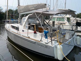38' Beneteau 2018 Yacht For Sale